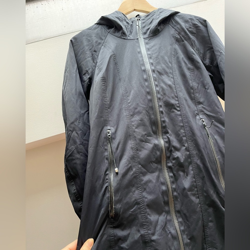 lululemon rain jacket - Picture 3 of 6
